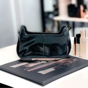 Liz Claiborne Black Patent Leatherette Shoulder Bag Glossy Medium Purse Vintage